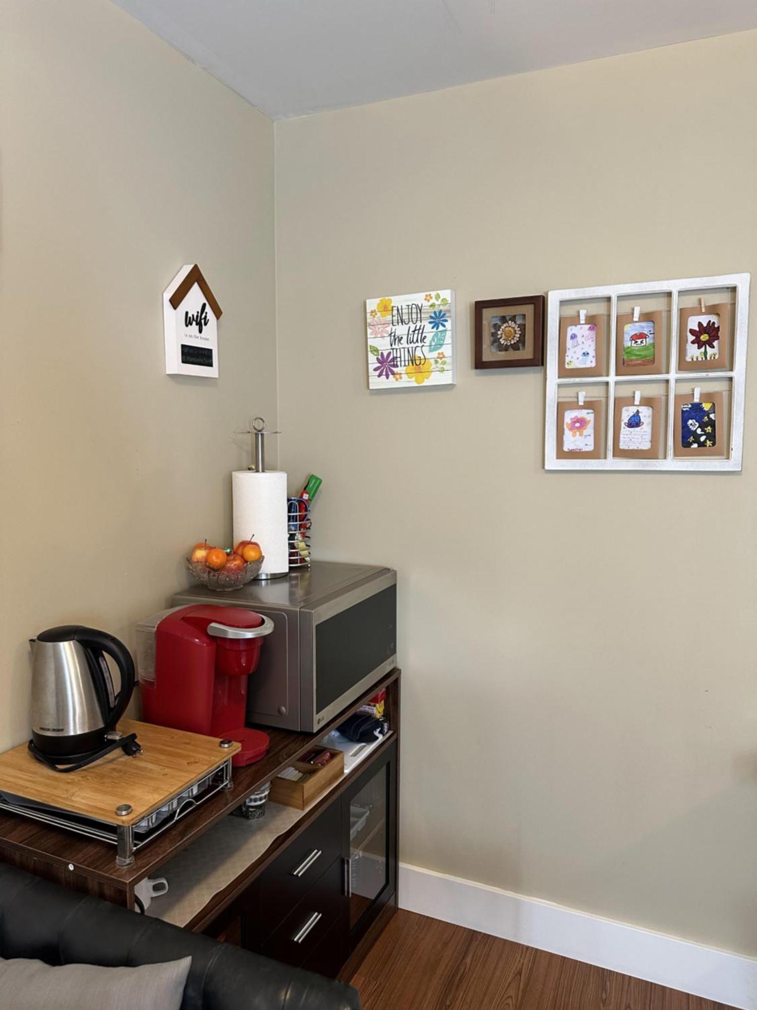 Separate Entry Sweet Home Victoria Bagian luar foto